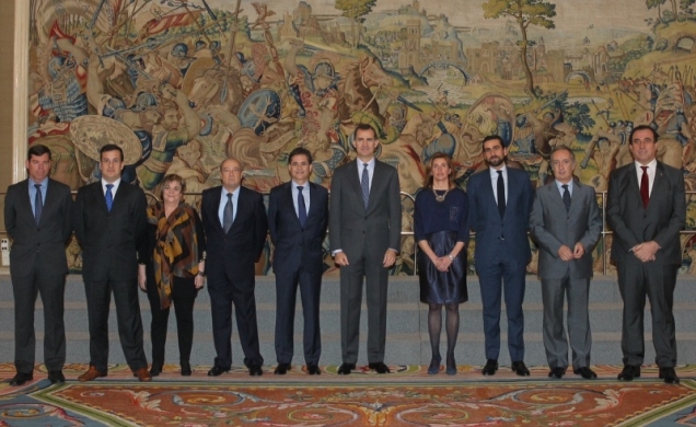 Fotografía de grupo de Su Alteza Real el Príncipe de Asturias con una representación de la Asociación Nacional de Centros Europeos de Empresas e Innov